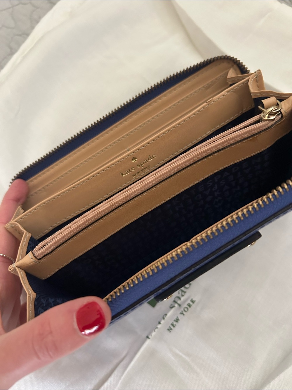 kate spade leather zip-around wallet in deep blue with gold logo - Picture 3 of 3